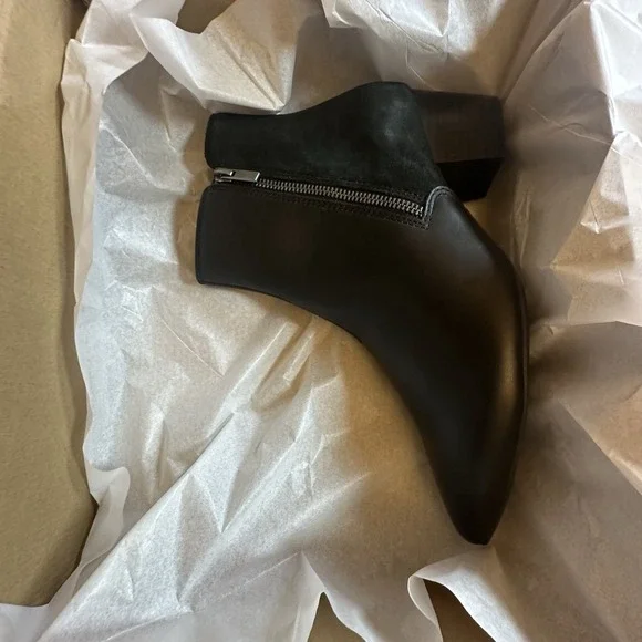 Women's Clarks Ellanie Vibe BootBlack Leather‎ Size9.5 $140 Retail NIB